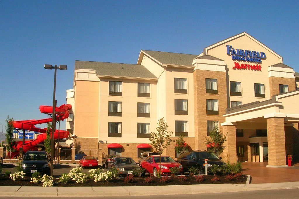 Fairfield Inn & Suites By Marriott קלונה מראה חיצוני תמונה